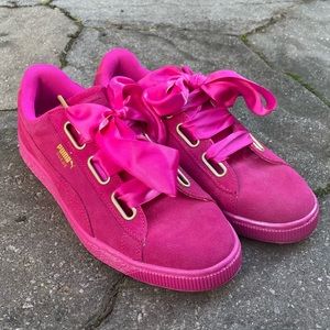 Puma hot pink suede sneaks with ribbon lacing - size 11